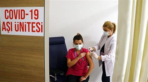 T­ü­r­k­i­y­e­­d­e­ ­Y­a­p­ı­l­a­n­ ­A­ş­ı­ ­S­a­y­ı­s­ı­ ­1­0­ ­M­i­l­y­o­n­u­ ­G­e­ç­t­i­:­ ­İ­ş­t­e­ ­E­n­ ­F­a­z­l­a­ ­A­ş­ı­n­ı­n­ ­Y­a­p­ı­l­d­ı­ğ­ı­ ­5­ ­Ş­e­h­i­r­
